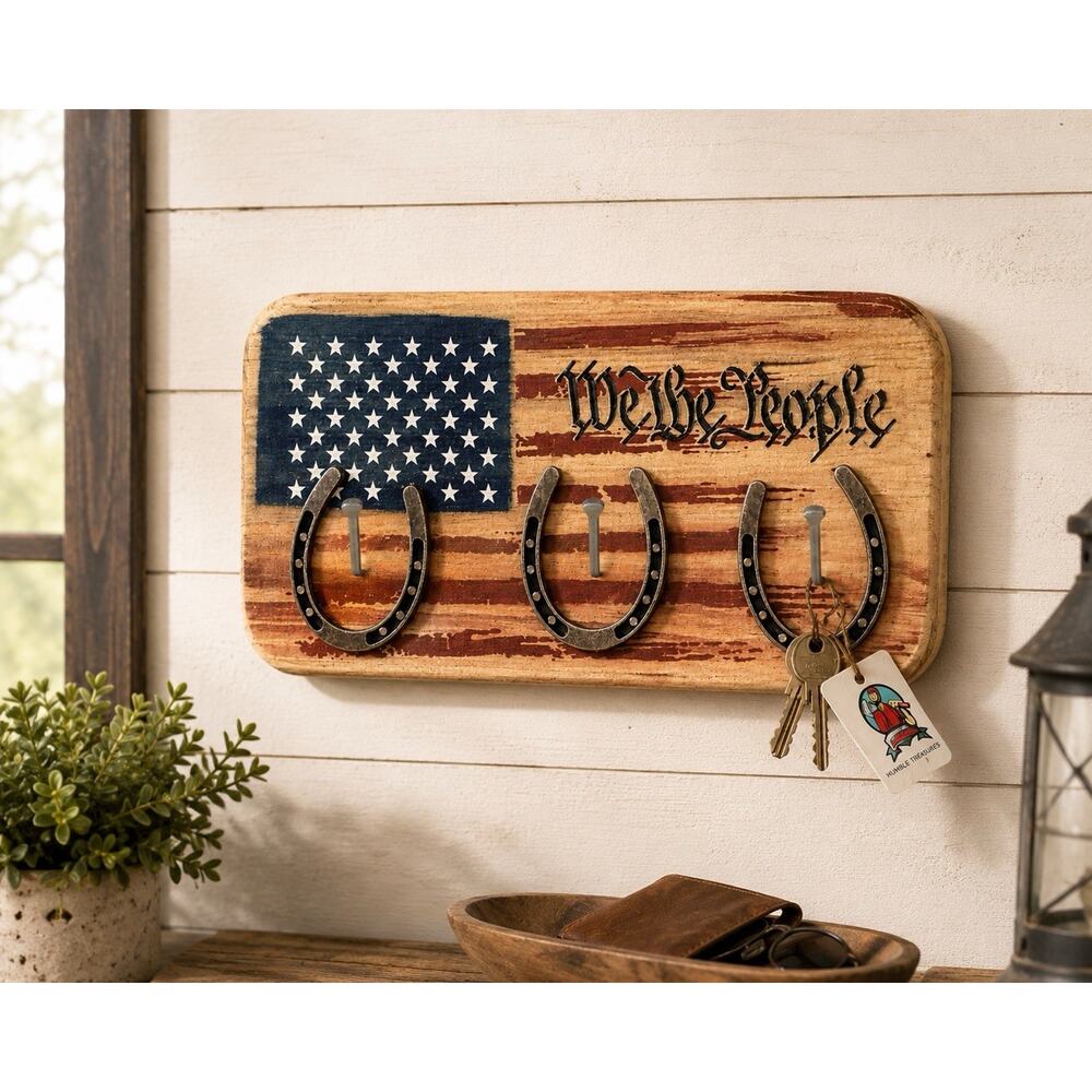 Rustic Patriotic American Flag Horseshoe Key Holder We The People Wall Rack
